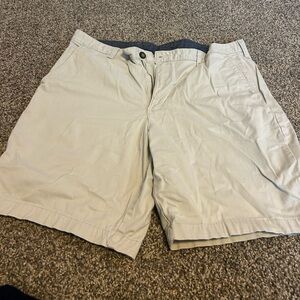 Men’s khaki George shorts